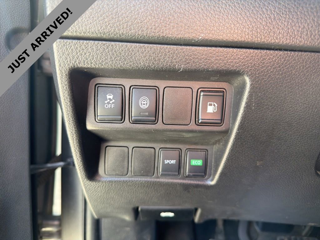 Used 2020 Nissan Rogue S image 11