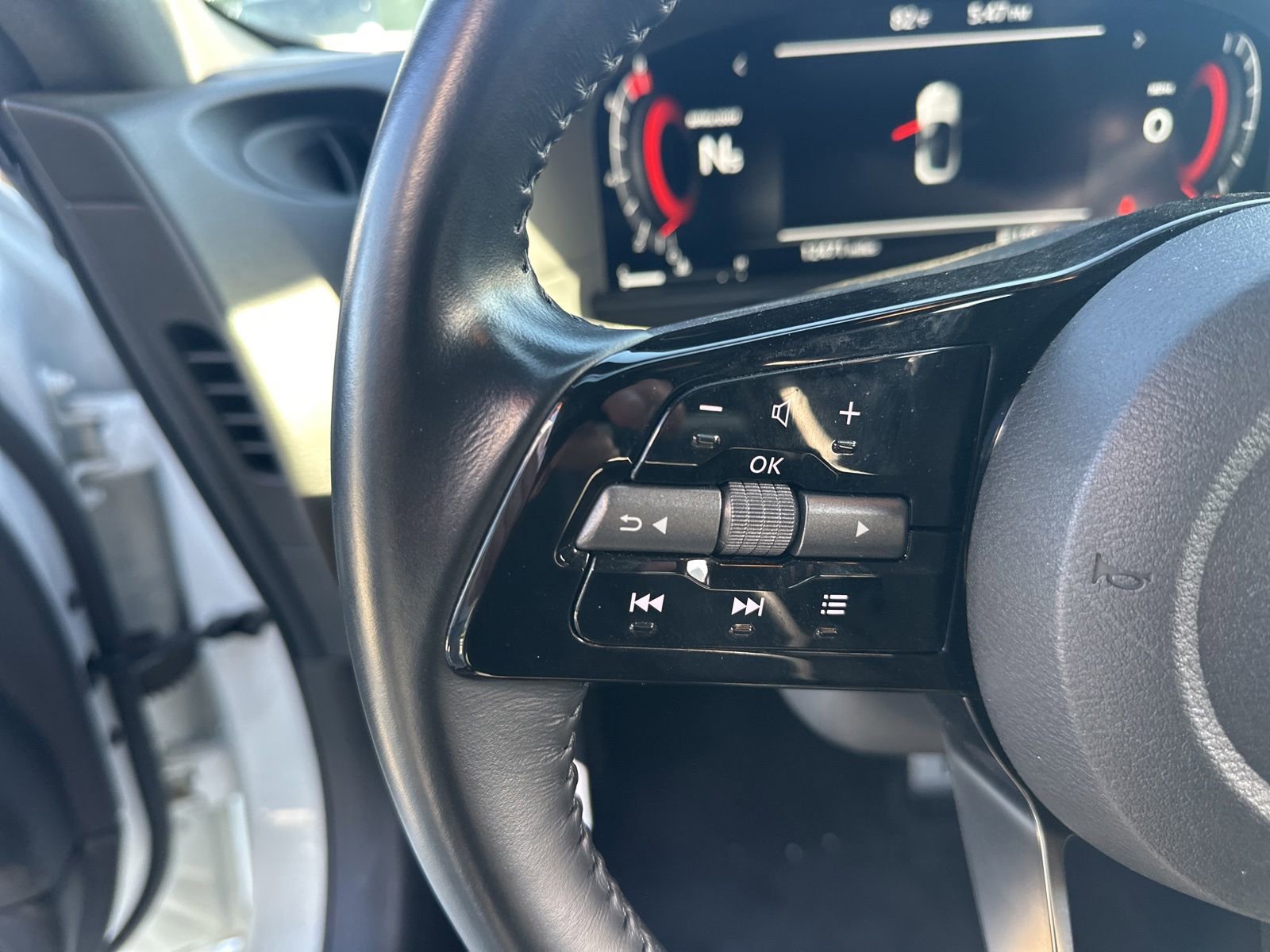 Used 2024 Nissan Z Performance w/ Floor Mat Package RWD image 18
