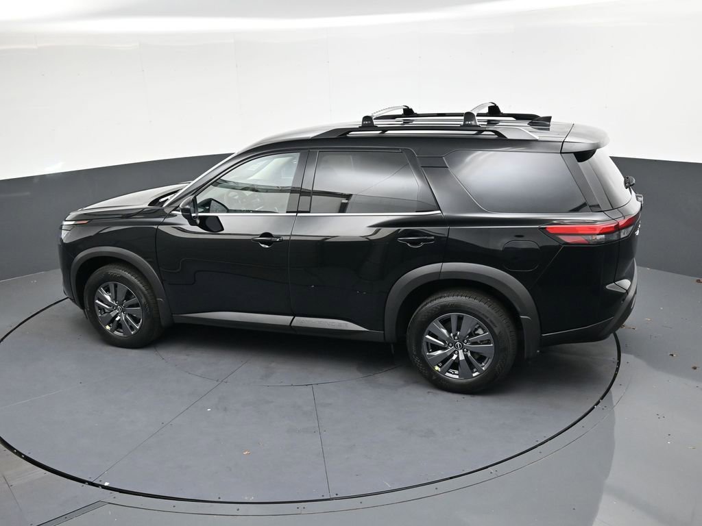 Used 2025 Nissan Pathfinder SV image 24