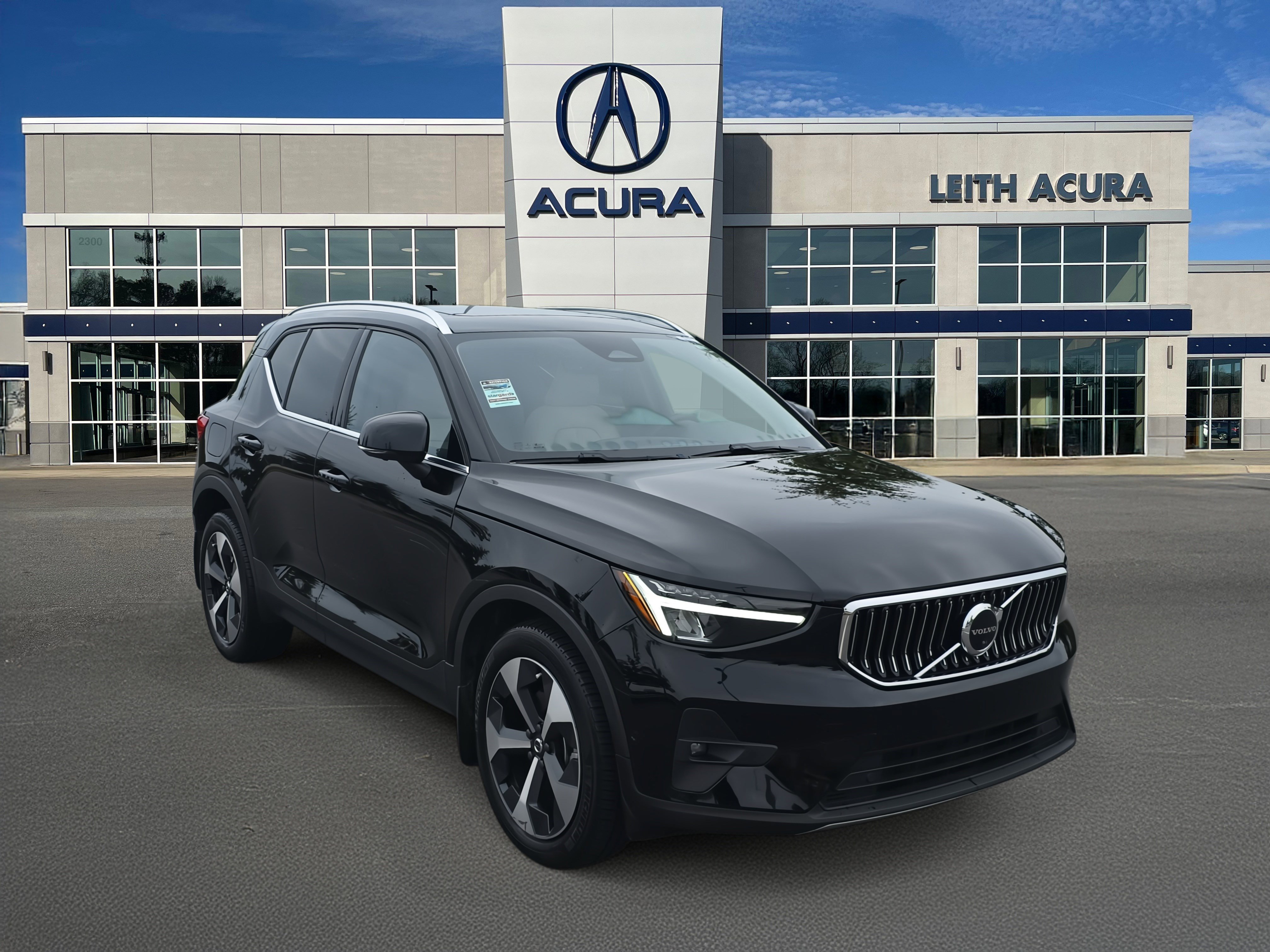 Used 2023 Volvo XC40 B5 Ultimate