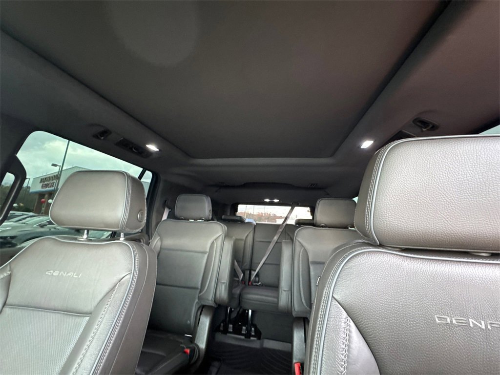 Used 2021 GMC Yukon Denali w/ Denali Premium Package image 34