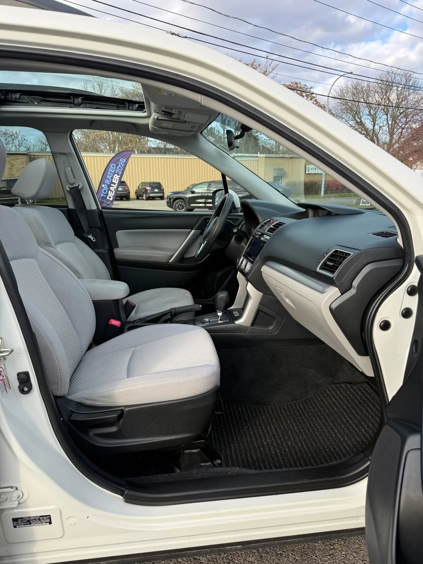 Used 2017 Subaru Forester 2.5i Premium image 16