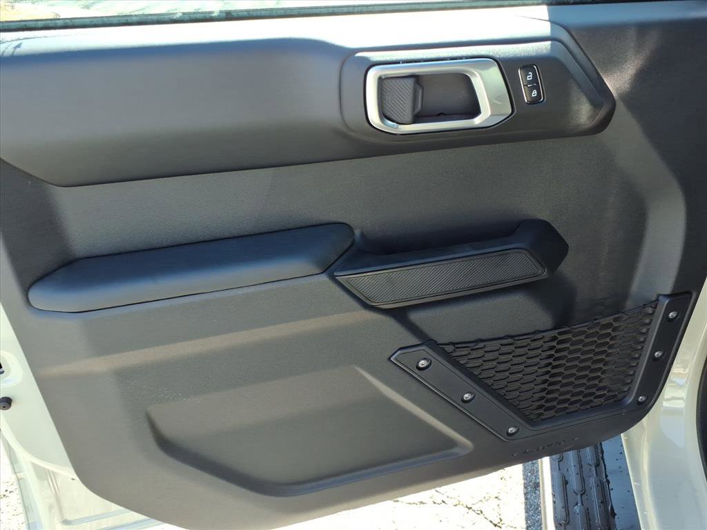 New 2026 Ford Bronco Outer Banks image 9