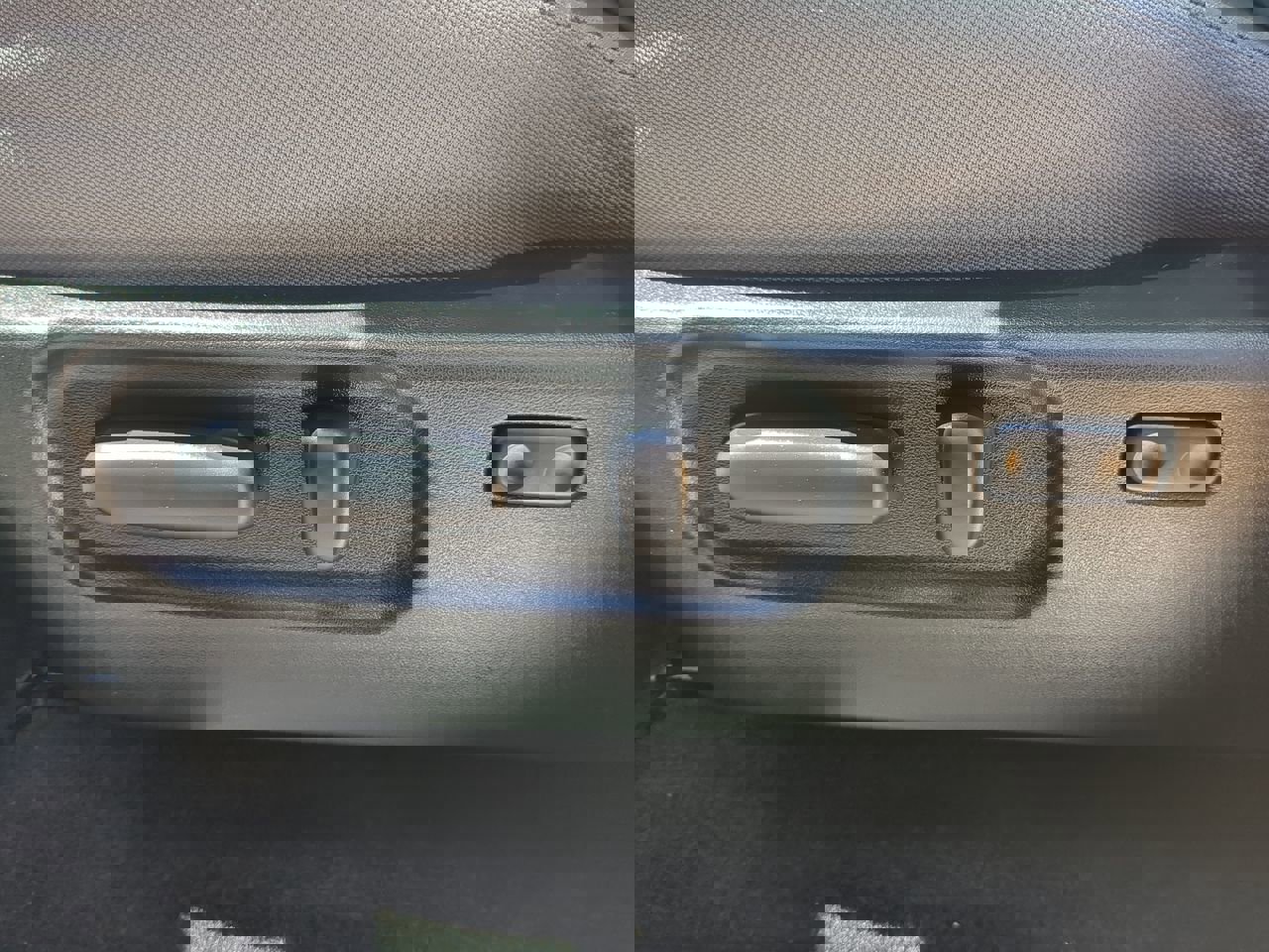 Used 2022 Toyota Tacoma SR5 w/ Technology Package image 26