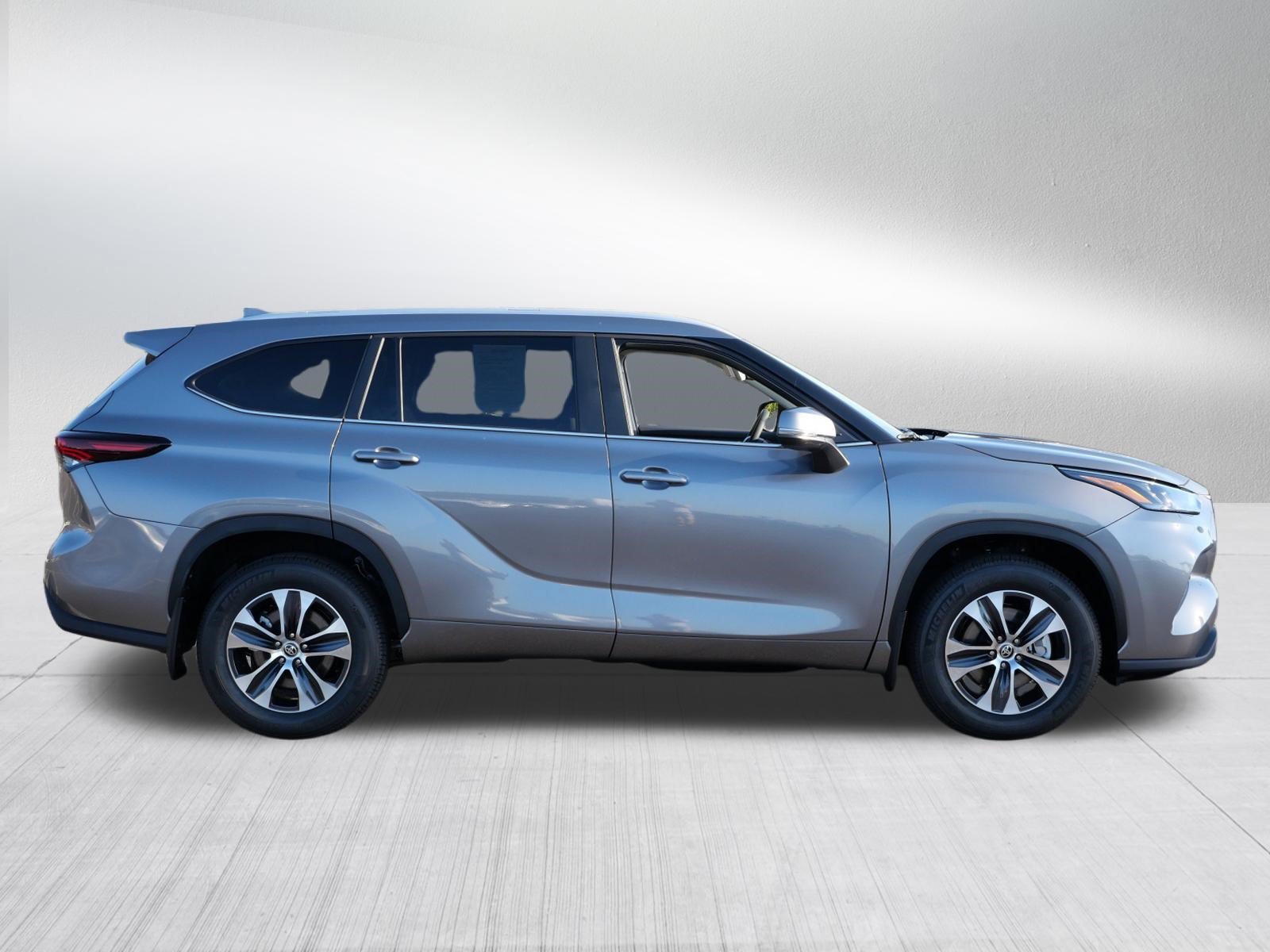 Certified 2026 Toyota Highlander XLE AWD/4WD image 8