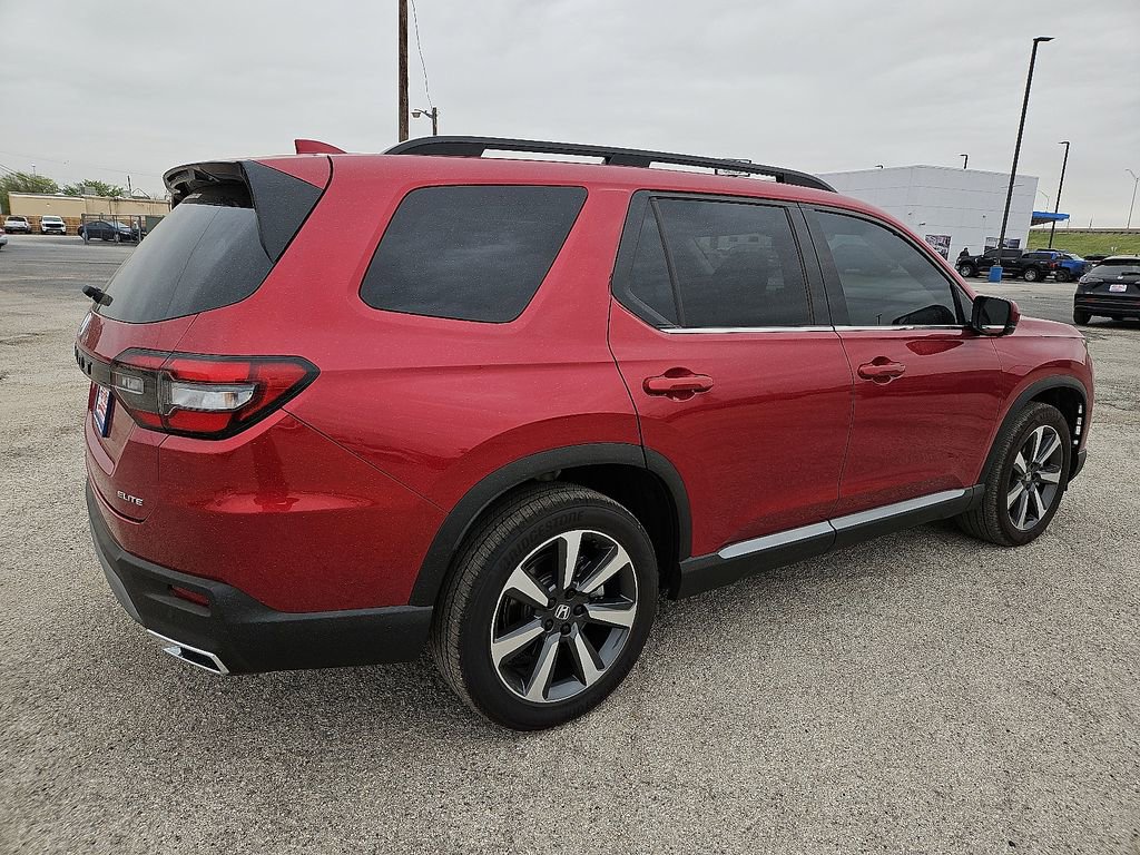 Used 2025 Honda Pilot Elite image 8
