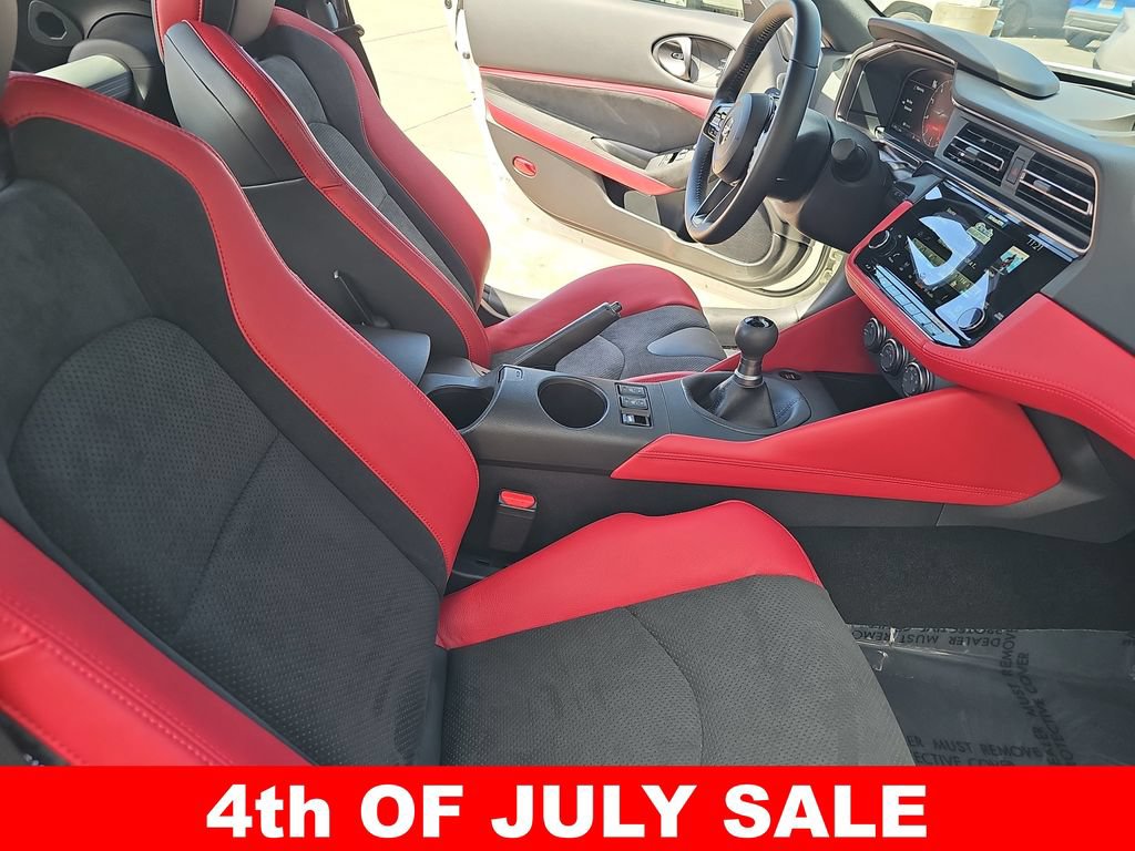 Used 2025 Nissan Z Performance w/ Floor Mat Package RWD image 10