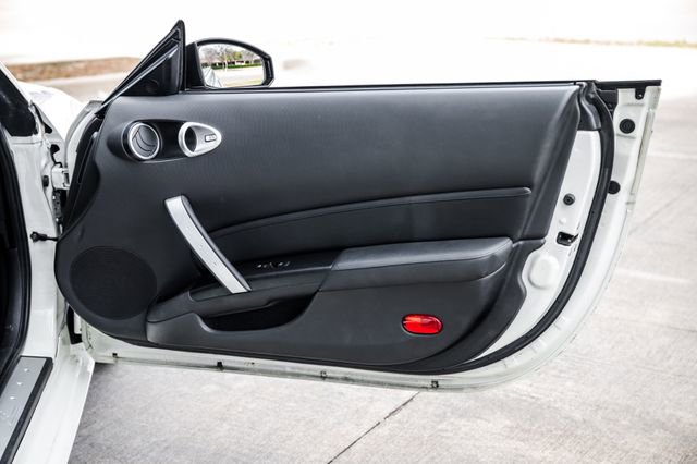Used 2006 Nissan 350Z Coupe w/ (N93) Cargo Convenience Pkg image 54