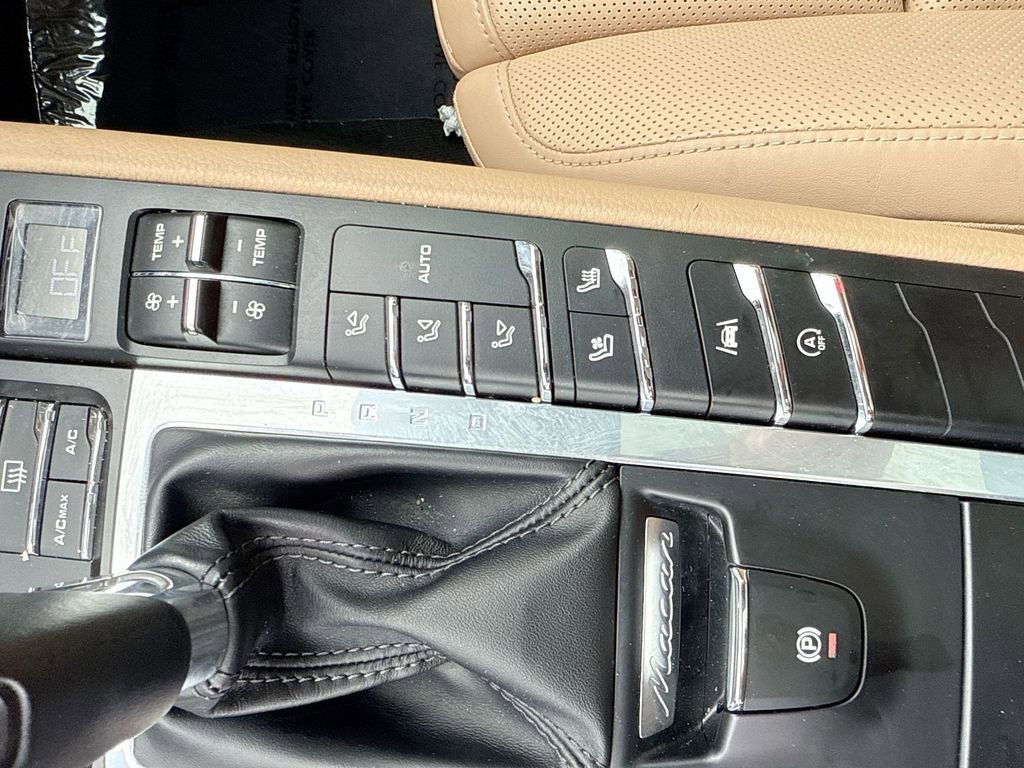 Used 2019 Porsche Macan AWD/4WD image 17