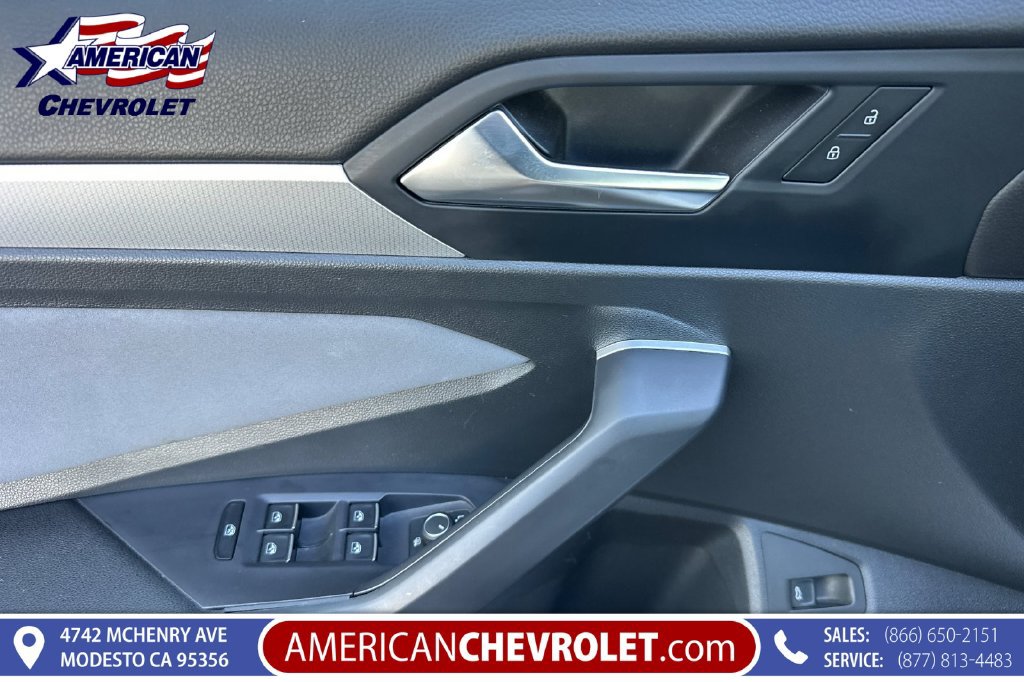 Used 2025 Volkswagen Jetta SE FWD image 11