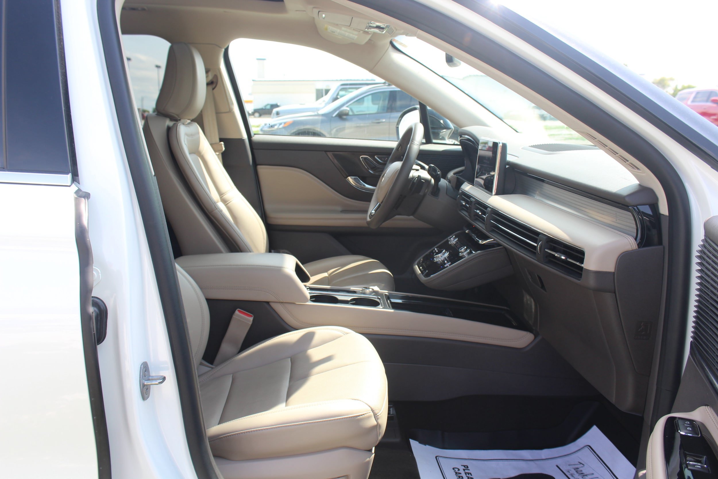 Used 2022 Lincoln Corsair AWD w/ Premium Package image 25