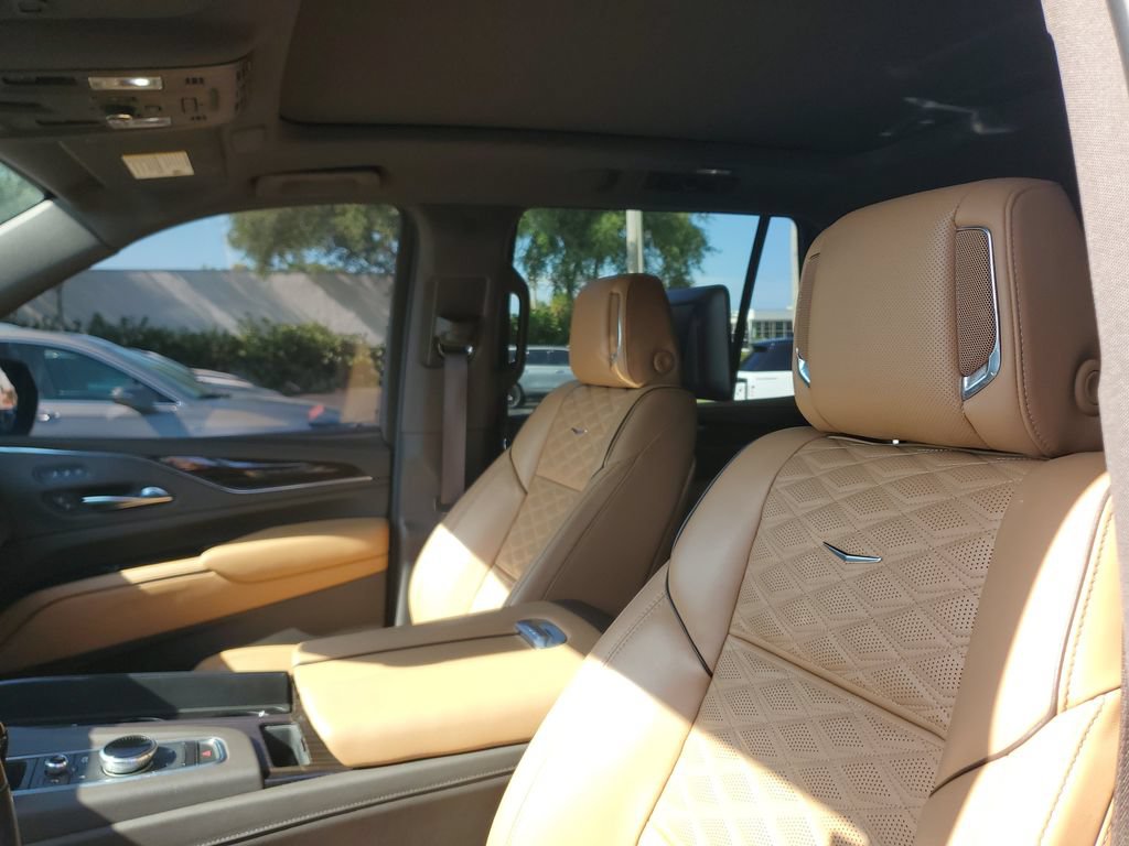 Used 2021 Cadillac Escalade Premium Luxury w/ Driver Assist Tech Package AWD/4WD image 21