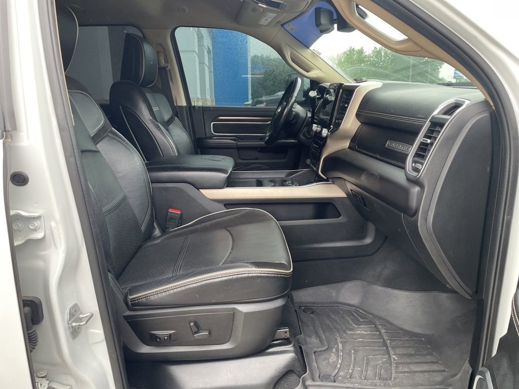 Used 2022 RAM 2500 Laramie AWD/4WD image 32