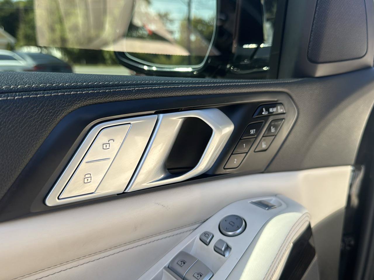 Used 2021 BMW X7 xDrive40i w/ Luxury Seating Package AWD/4WD image 18