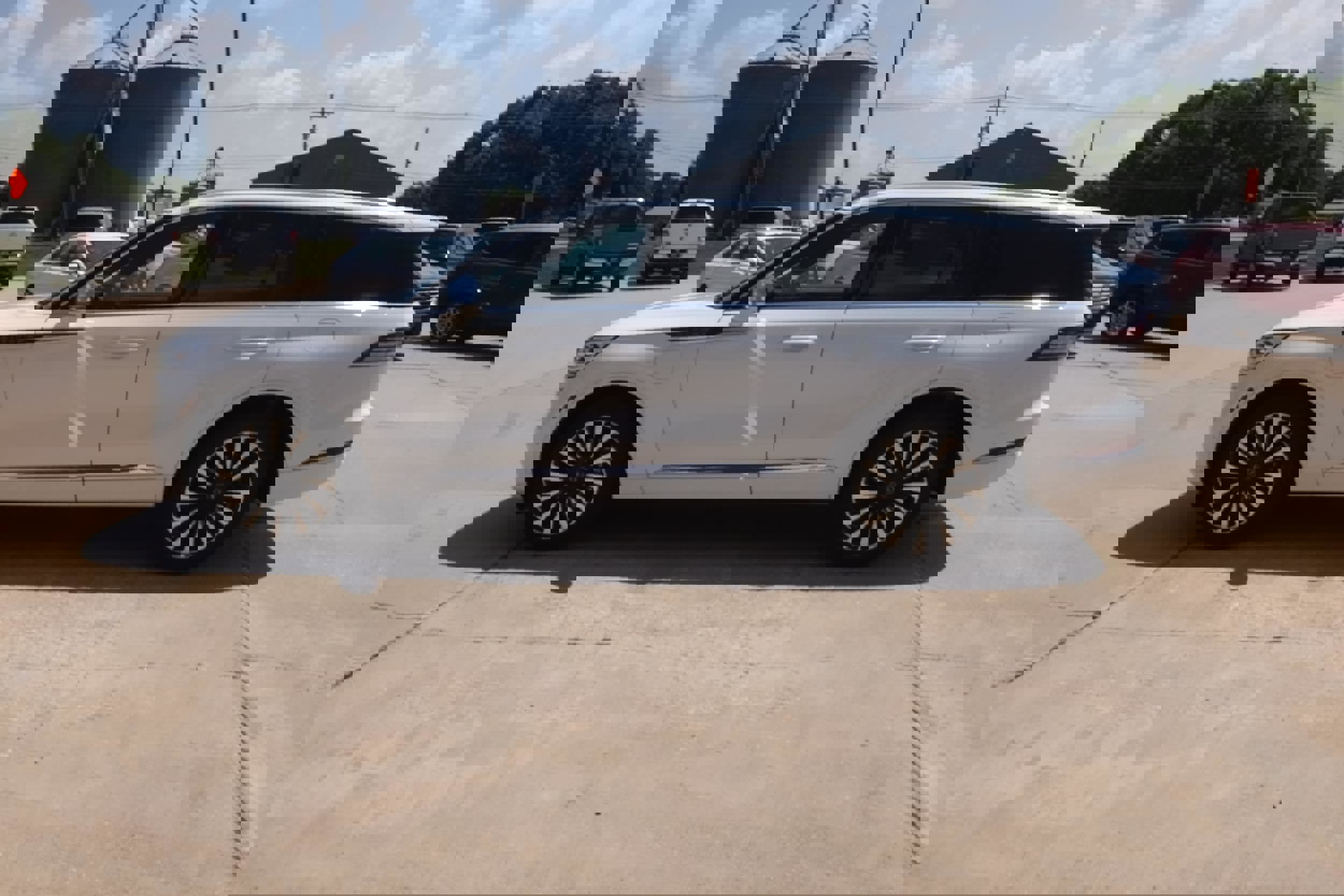 Used 2020 Lincoln Aviator Black Label Grand Touring w/ Class IV Trailer Tow Package image 5