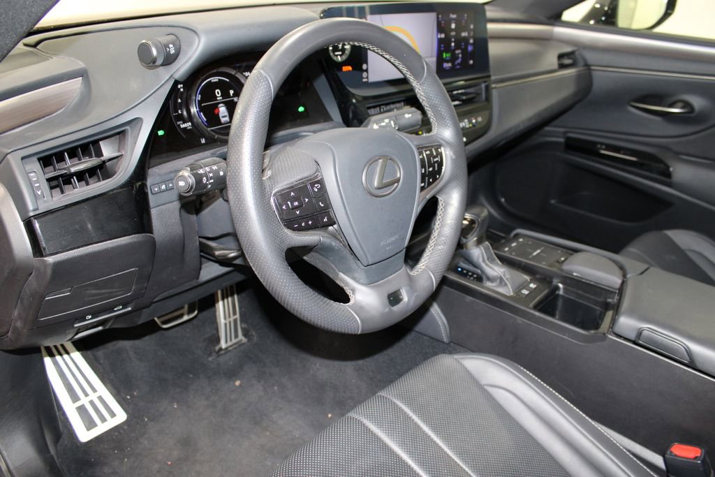 Used 2022 Lexus ES 300h F Sport image 17