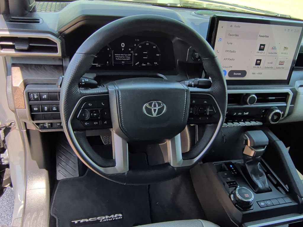 Used 2025 Toyota Tacoma Limited AWD/4WD image 18