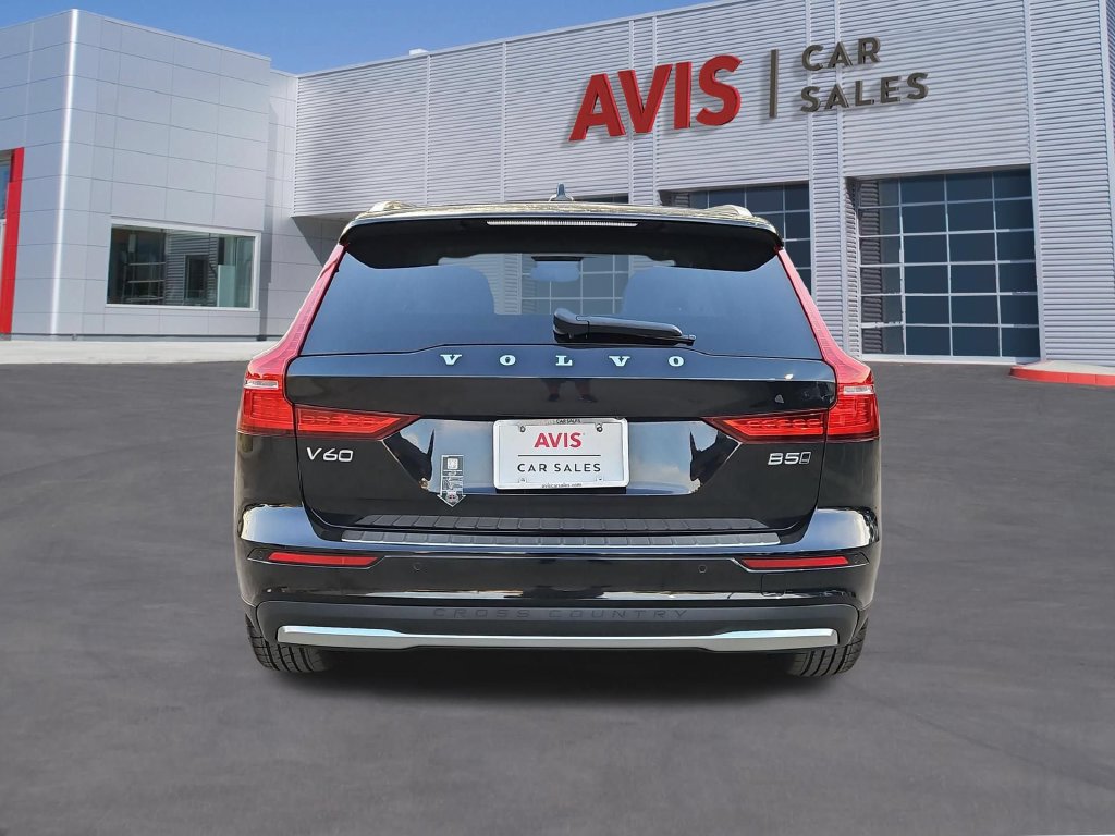 Used 2025 Volvo V60 B5 Cross Country Plus AWD/4WD image 7