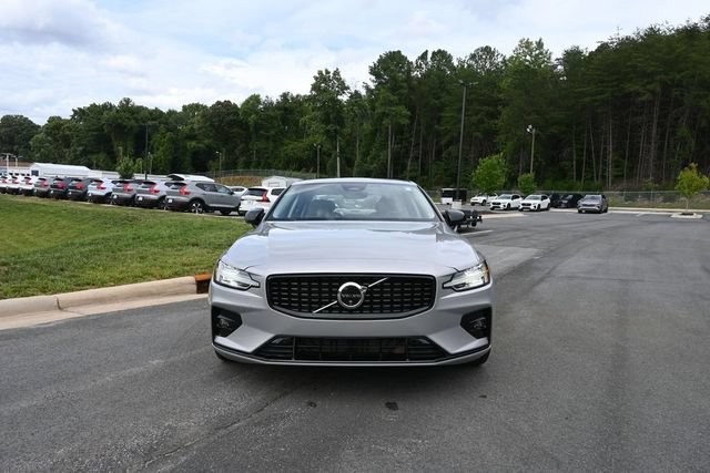 Used 2025 Volvo S60 B5 Plus AWD/4WD image 11