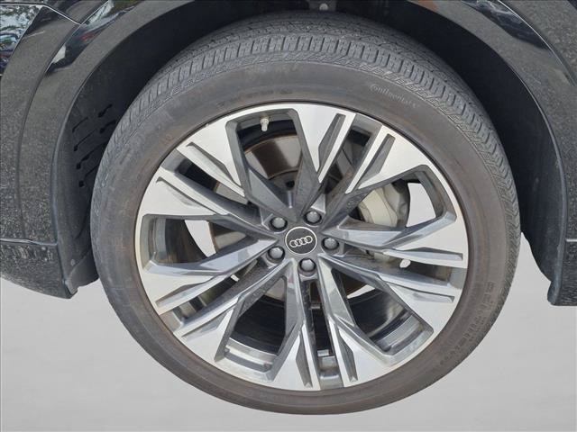 Used 2024 Audi Q8 Premium Plus w/ Premium Plus Package AWD/4WD image 23