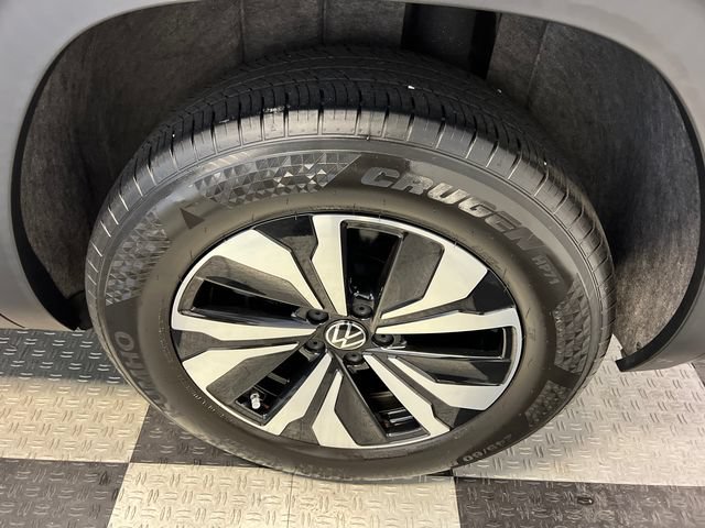 Certified 2024 Volkswagen Atlas Cross Sport SE FWD image 15