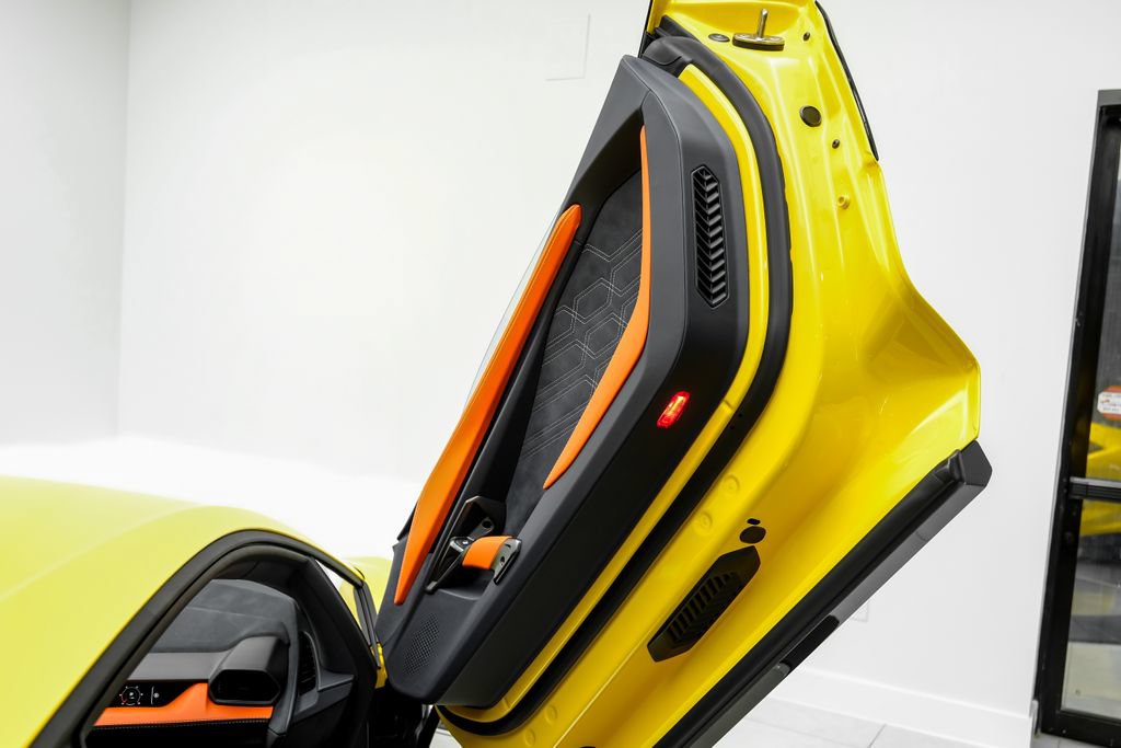 Used 2025 Lamborghini Revuelto AWD/4WD image 50