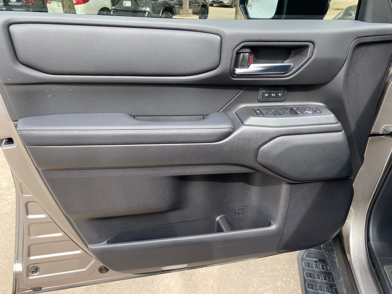 Used 2025 Toyota Land Cruiser image 36