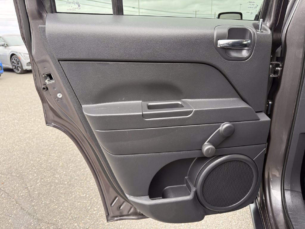 Used 2016 Jeep Patriot Sport FWD image 25