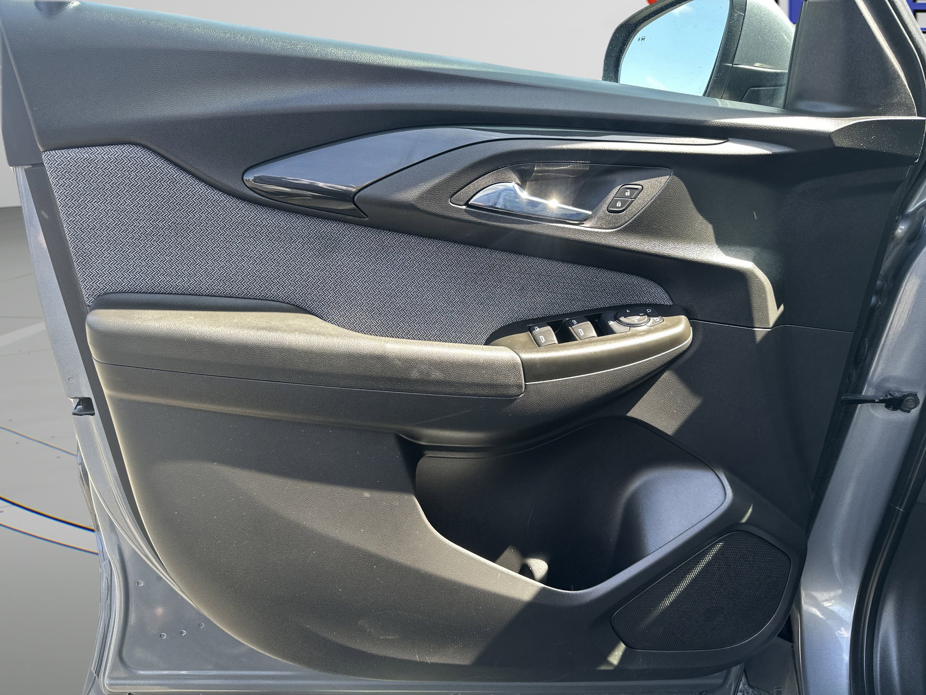 Used 2022 Chevrolet TrailBlazer LT w/ Convenience Package image 13