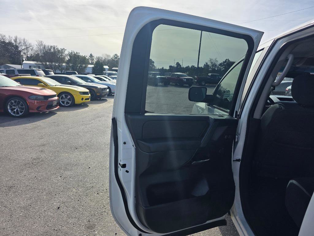 Used 2012 Nissan Titan SV w/ SV Value Truck Pkg image 8