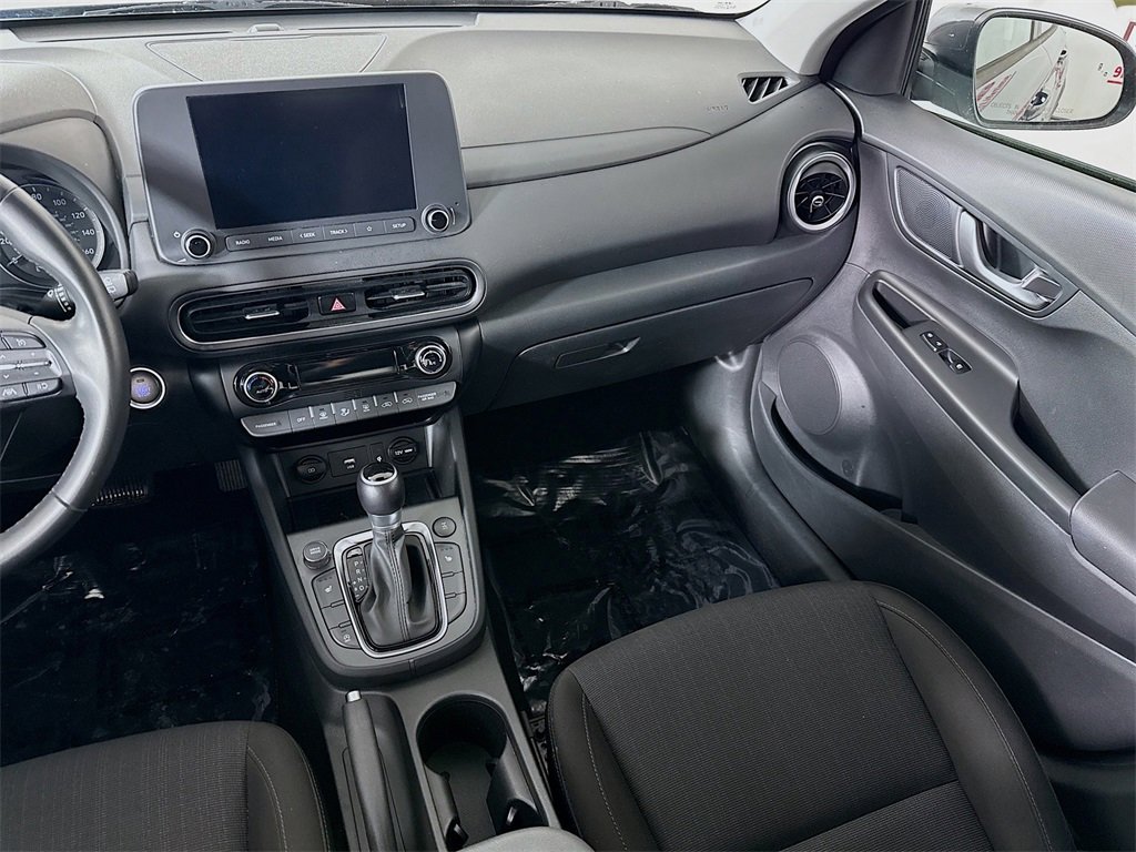 Certified 2022 Hyundai Kona SEL w/ Convenience Package image 27