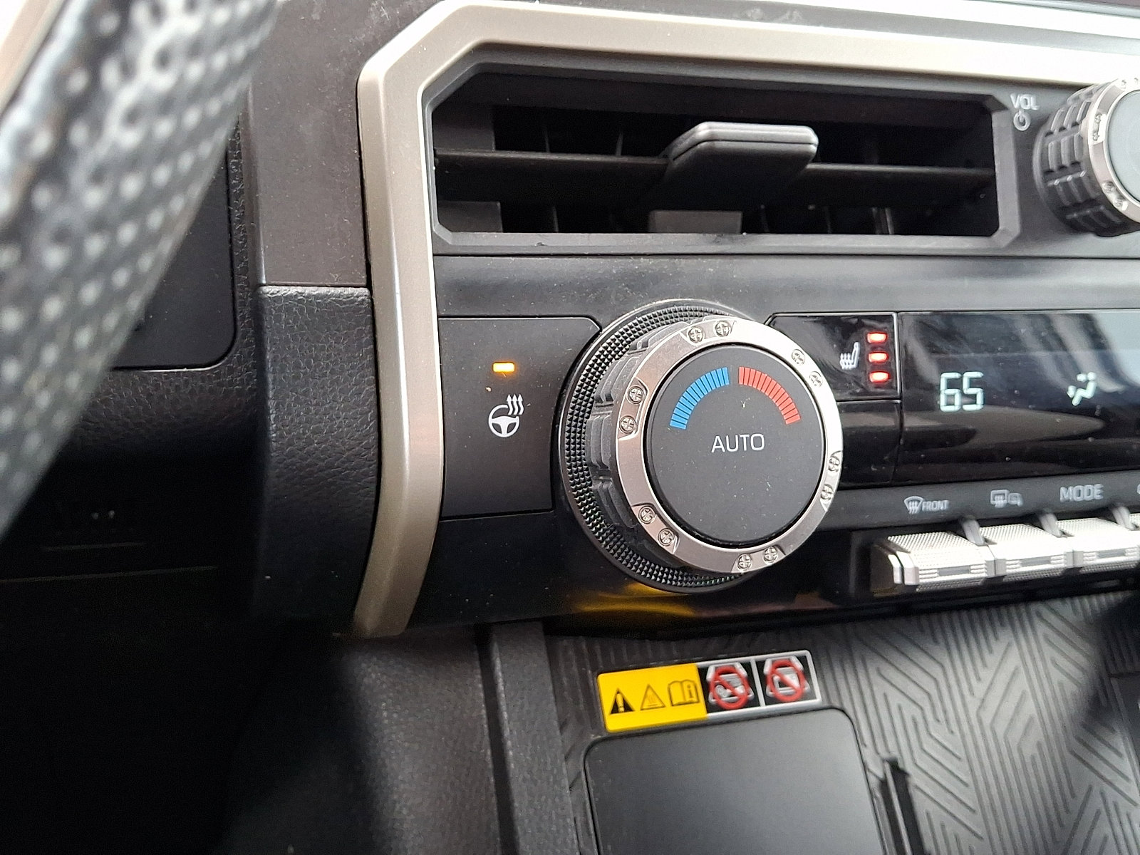 Used 2024 Toyota Tacoma TRD Sport w/ TRD Sport Upgrade Package AWD/4WD image 23