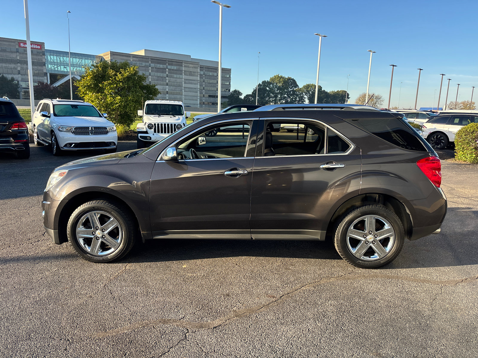 Used 2015 Chevrolet Equinox LTZ AWD/4WD image 4