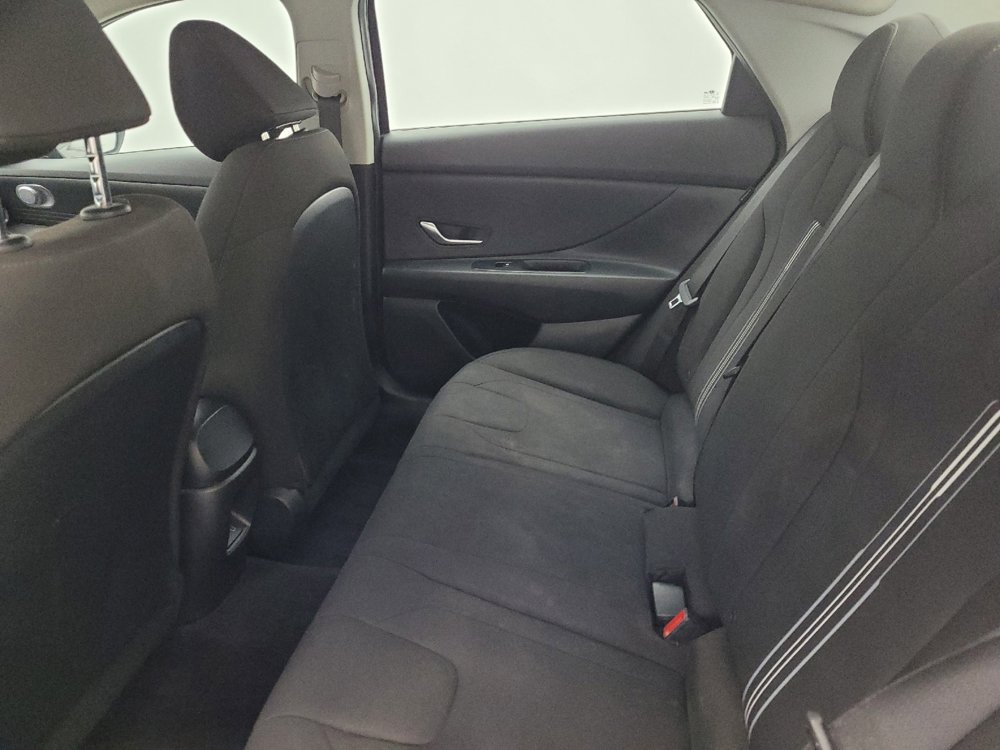 Used 2024 Hyundai Elantra SEL image 18