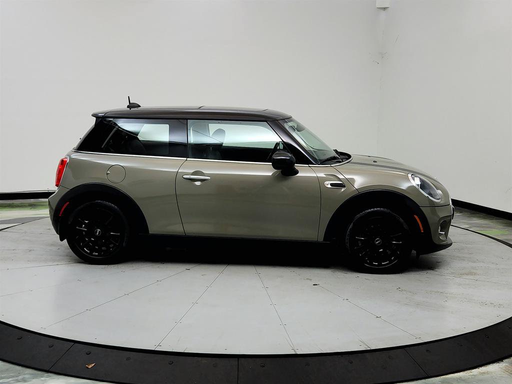 Used 2019 MINI Cooper 2-Door Hardtop w/ Signature Upholstery Package FWD image 3
