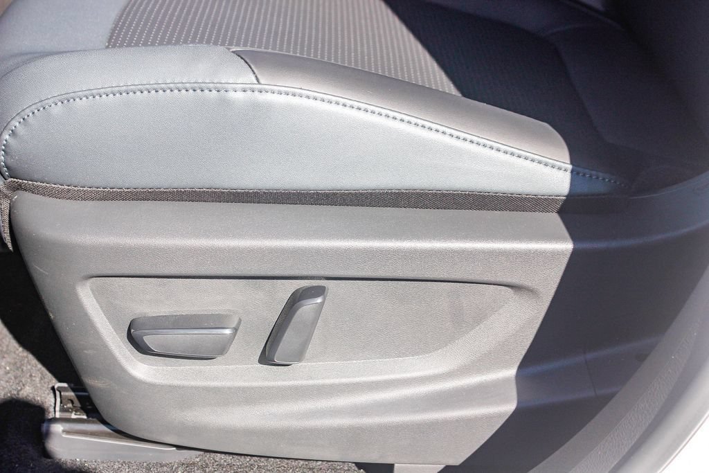 New 2026 Nissan Leaf SV+ w/ Floor Mat Package (SV+) FWD image 24