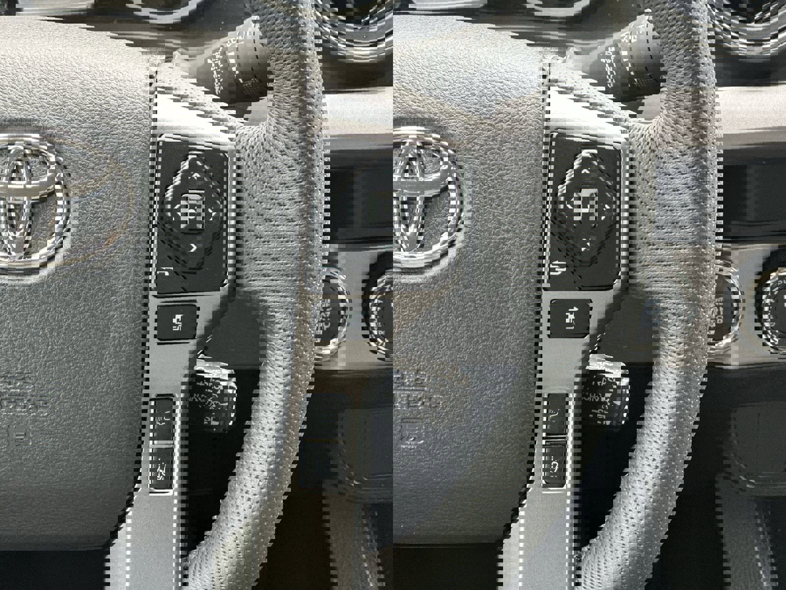 Used 2023 Toyota Tacoma SR5 image 21