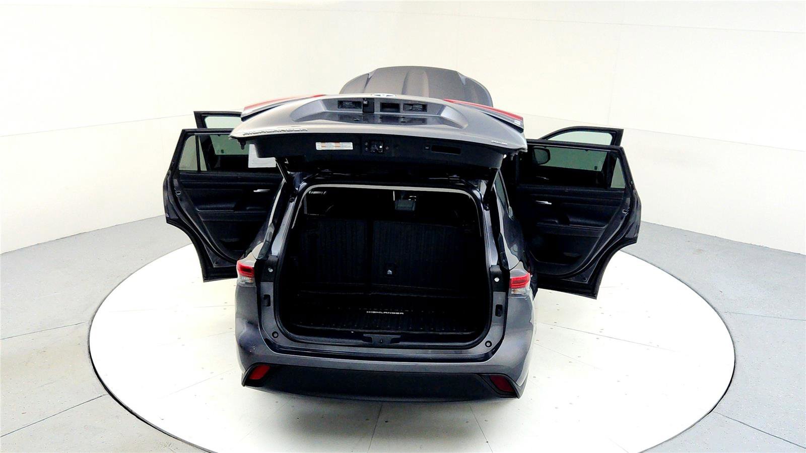 Certified 2023 Toyota Highlander XLE image 23