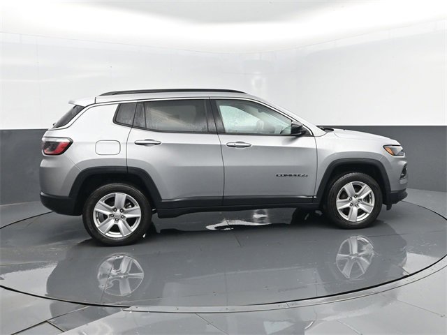 Used 2022 Jeep Compass Latitude w/ Sun and Sound Group image 4