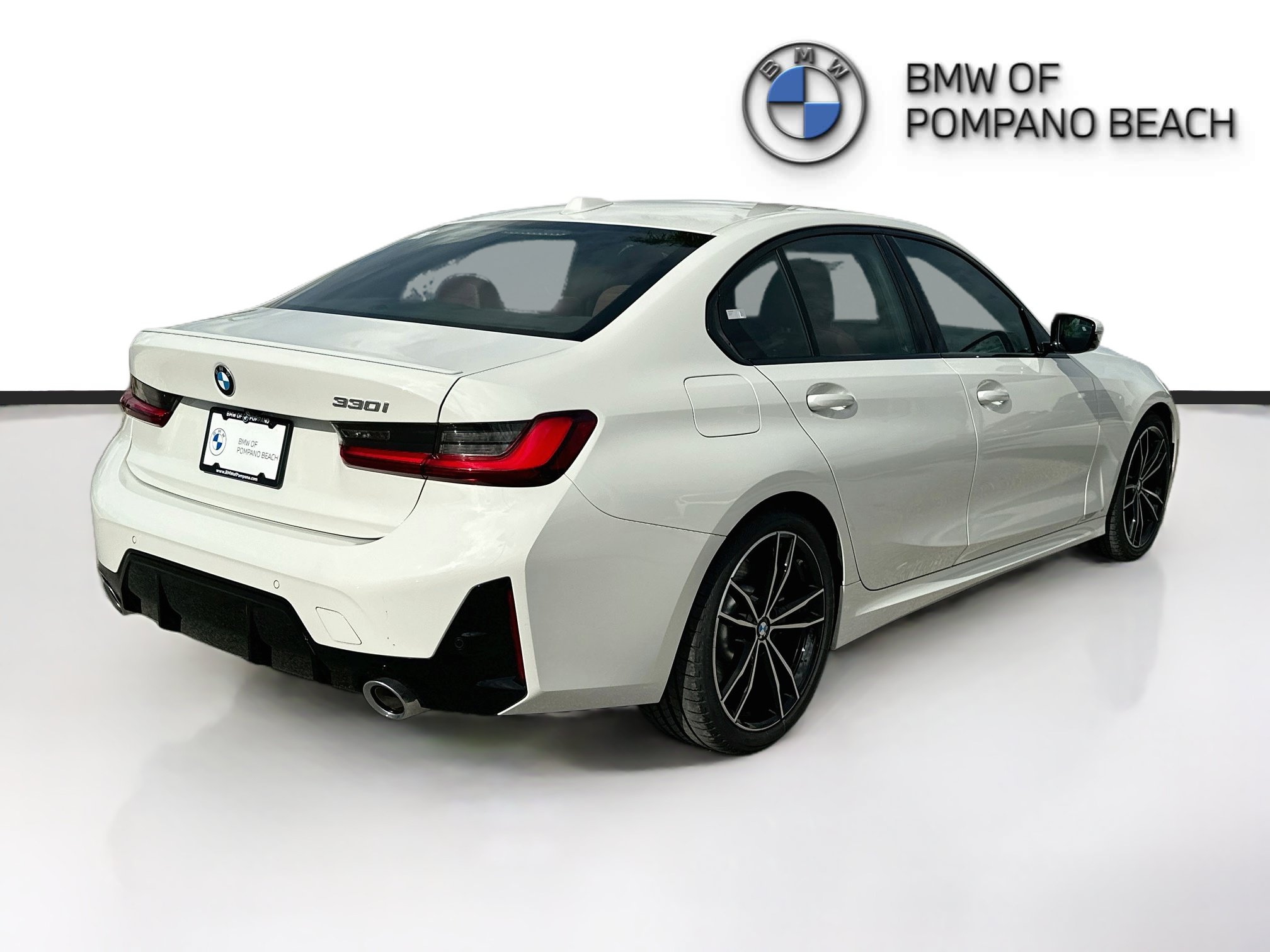 Used 2024 BMW 330i Sedan w/ M Sport Package RWD image 7