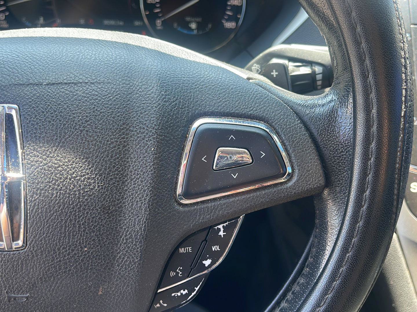 Used 2013 Lincoln MKZ FWD image 20