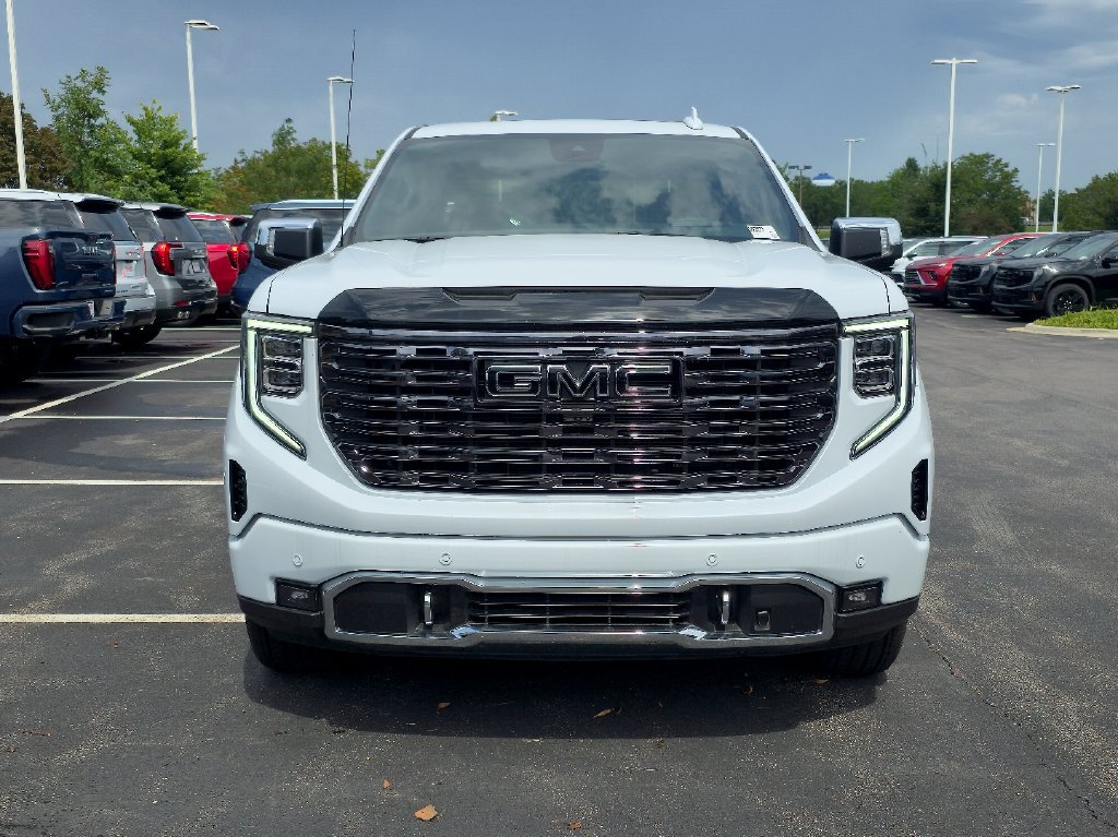 New 2026 GMC Sierra 1500 Denali Ultimate w/ LPO, Black Badging Package AWD/4WD image 4