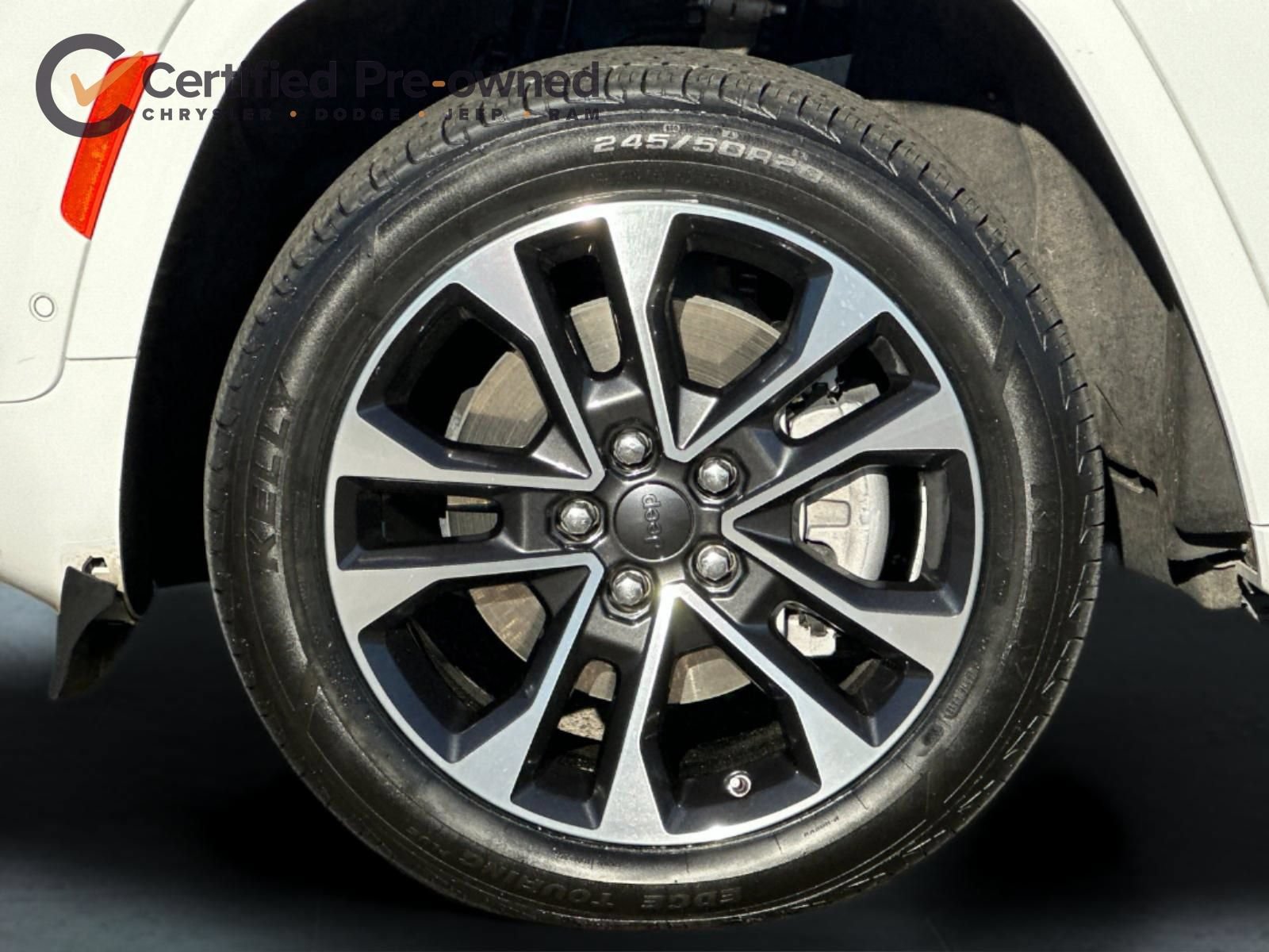 Used 2023 Jeep Grand Cherokee Overland AWD/4WD image 27