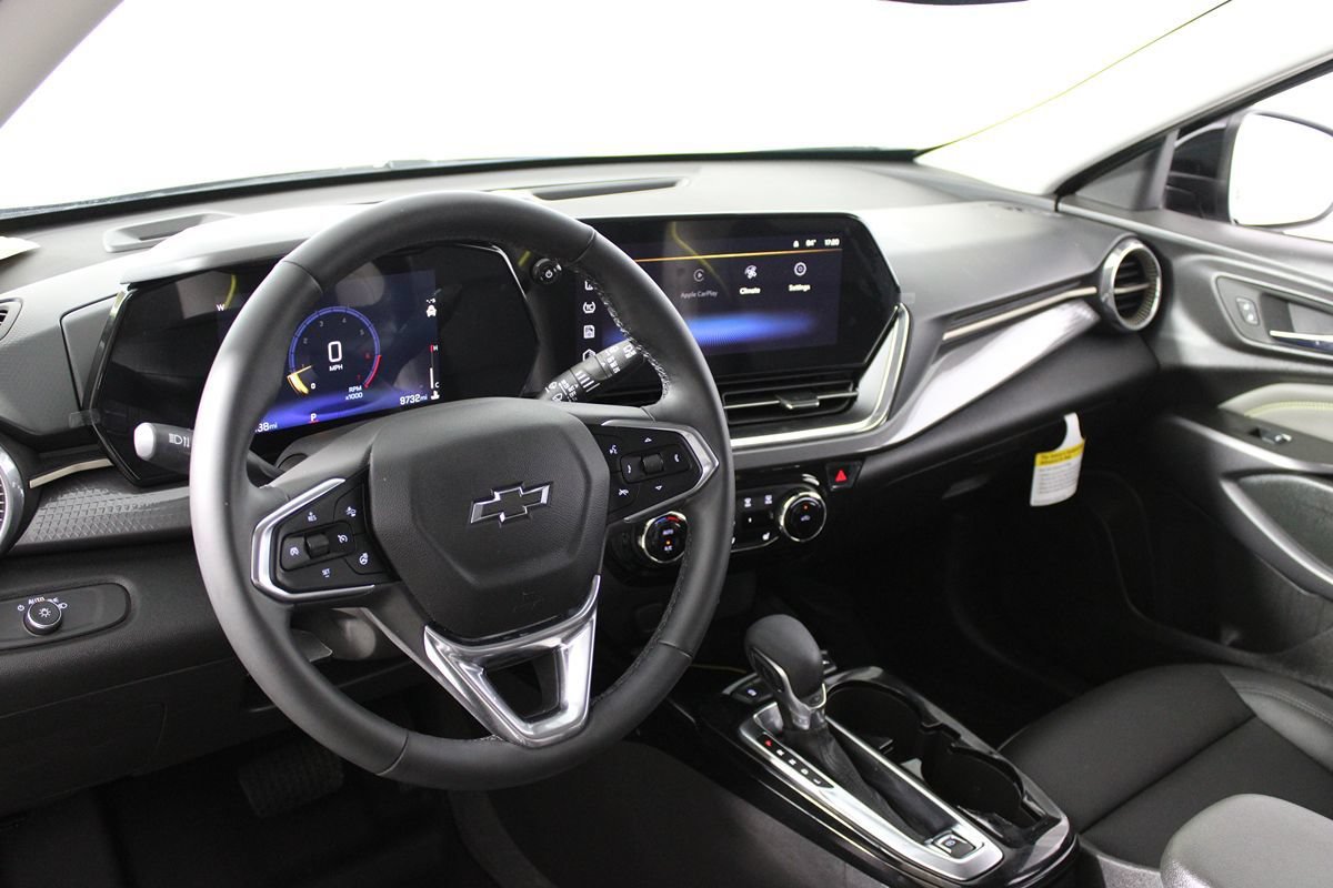 Used 2026 Chevrolet Trax ACTIV FWD image 14