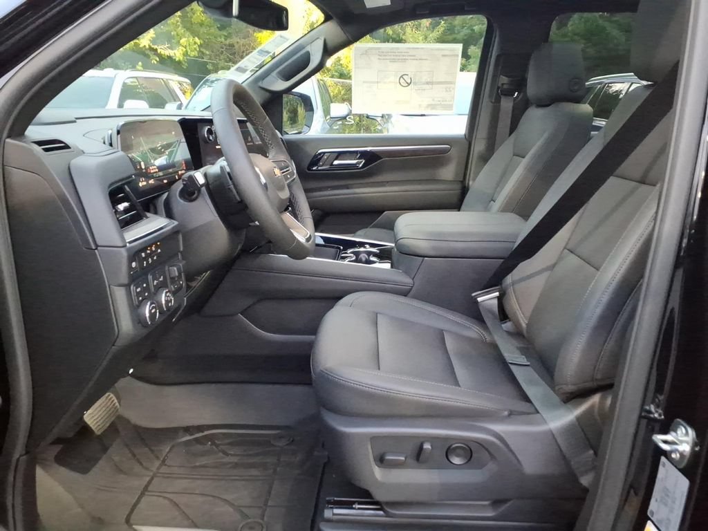 New 2026 Chevrolet Suburban LT w/ Comfort Package AWD/4WD image 9