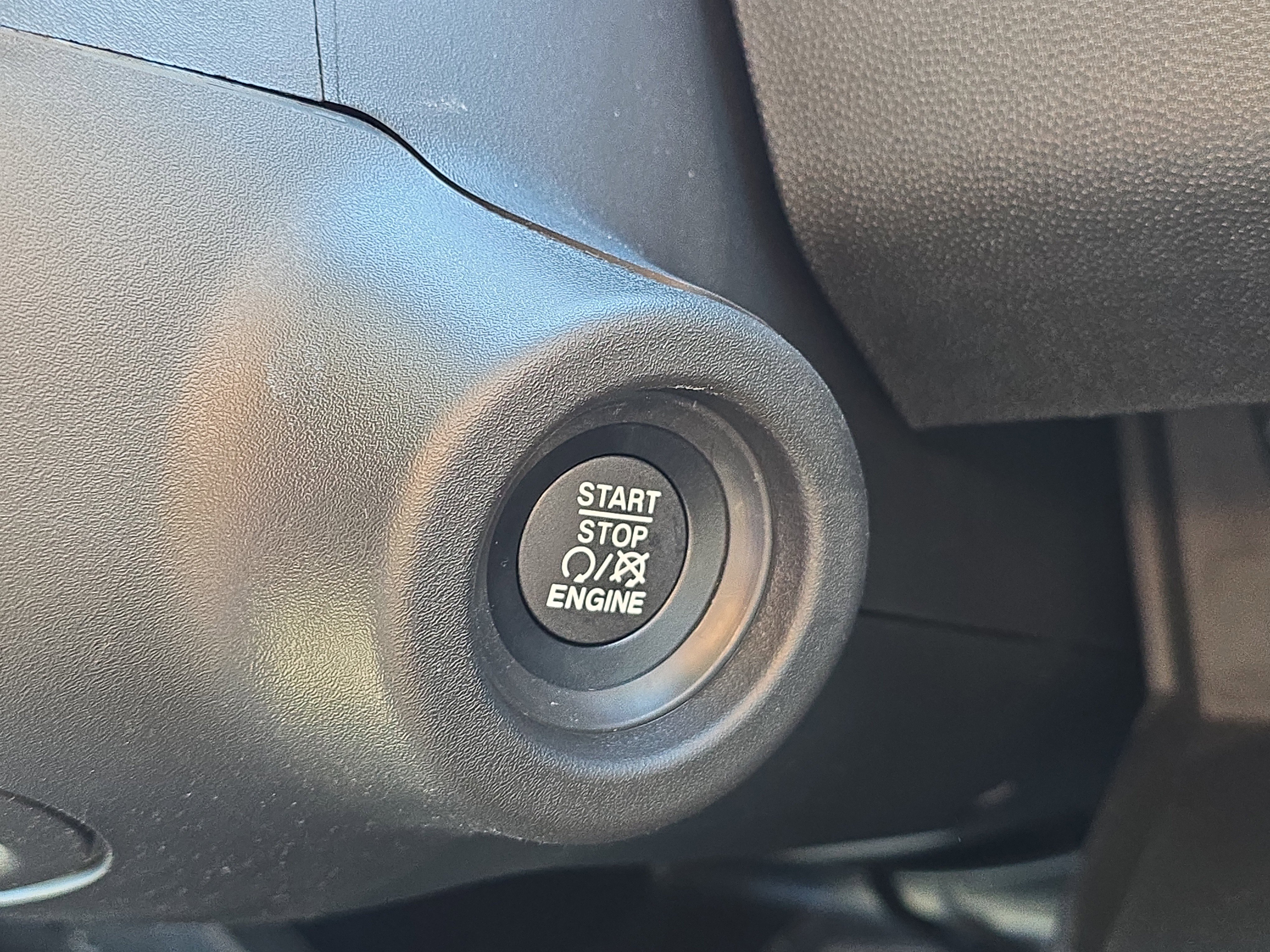 Used 2025 RAM ProMaster 2500 w/ Storage Group image 17