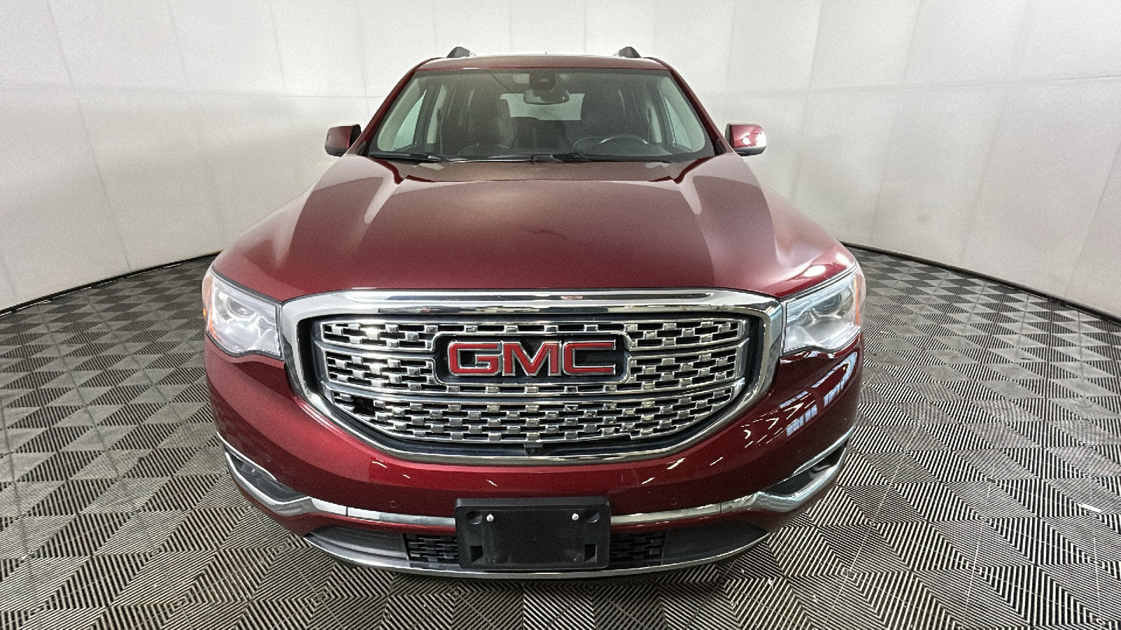 Used 2017 GMC Acadia Denali w/ Technology Package AWD/4WD image 9