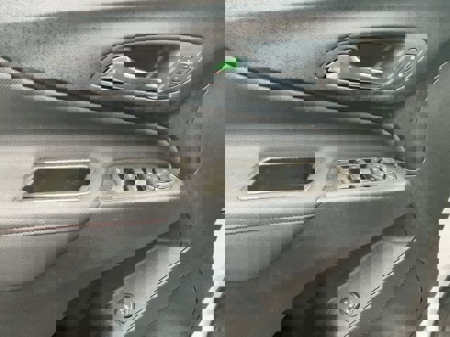 Used 2023 Chevrolet Equinox RS image 26