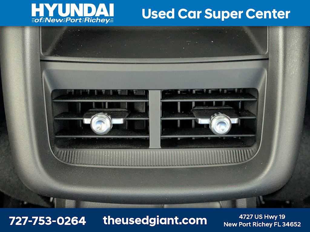 Used 2024 Cadillac Lyriq Luxury RWD image 17