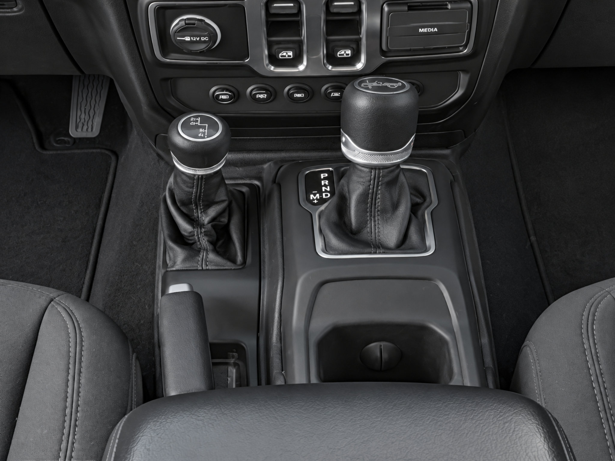 Used 2019 Jeep Wrangler Sport AWD/4WD image 14